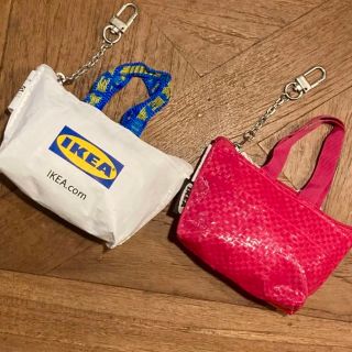 イケア(IKEA)のIKEA  クノーリグ  Sホワイト＆ピンク  キーホルダー  ミニポーチ(ポーチ)