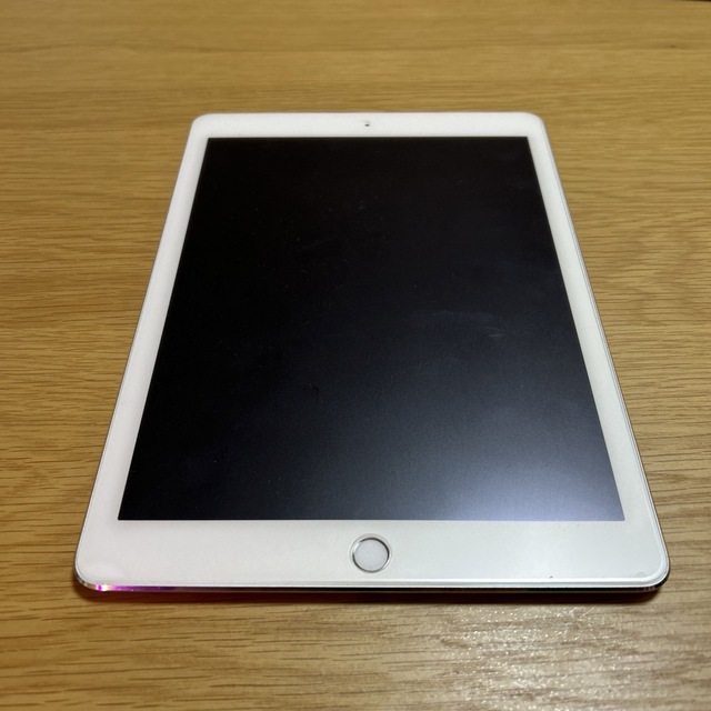 Apple(アップル)のApple iPad Air 2 Wi-Fi + Cellular 16GB  スマホ/家電/カメラのPC/タブレット(タブレット)の商品写真