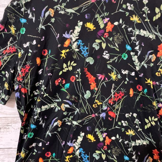 Paul Smith(ポールスミス)のPaul Smith 花柄Tシャツ お洒落 個性的 人気 奇抜 夏 総柄 メンズのトップス(Tシャツ/カットソー(半袖/袖なし))の商品写真