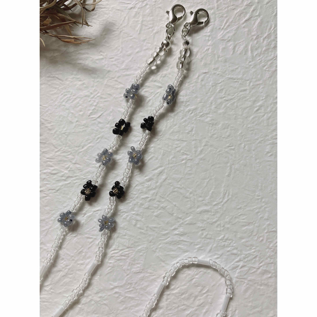 194.ブラック×グレーフラワーマスクチェーン　ネックレス ハンドメイドのアクセサリー(ネックレス)の商品写真