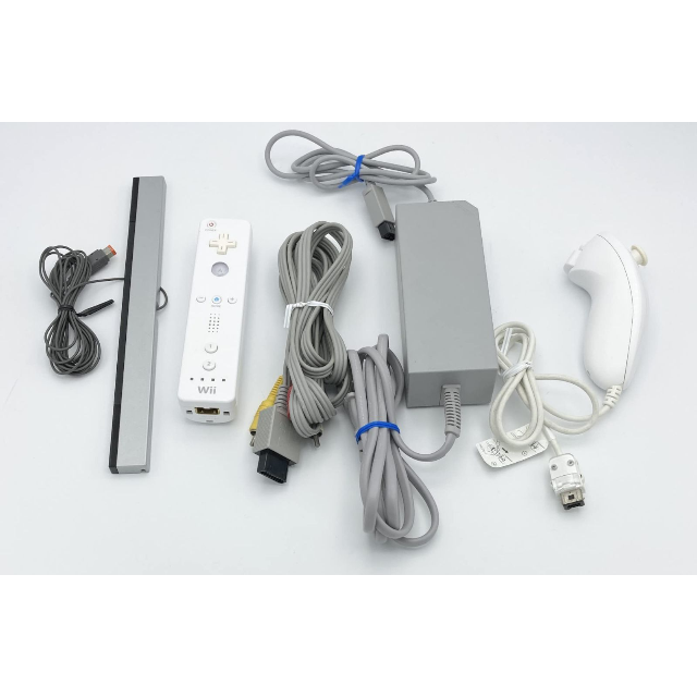 AuieF(アウィーエフ)の中古 Wii【メーカー生産終了】すぐに遊べるセット エンタメ/ホビーのゲームソフト/ゲーム機本体(家庭用ゲーム機本体)の商品写真