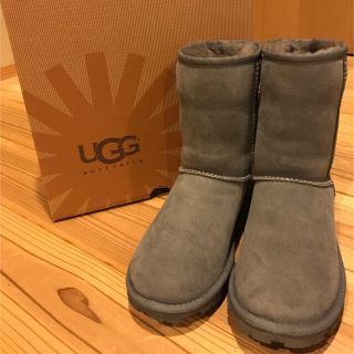 アグ(UGG)の国内正規品　UGGクラシックショートムートンブーツ(ブーツ)