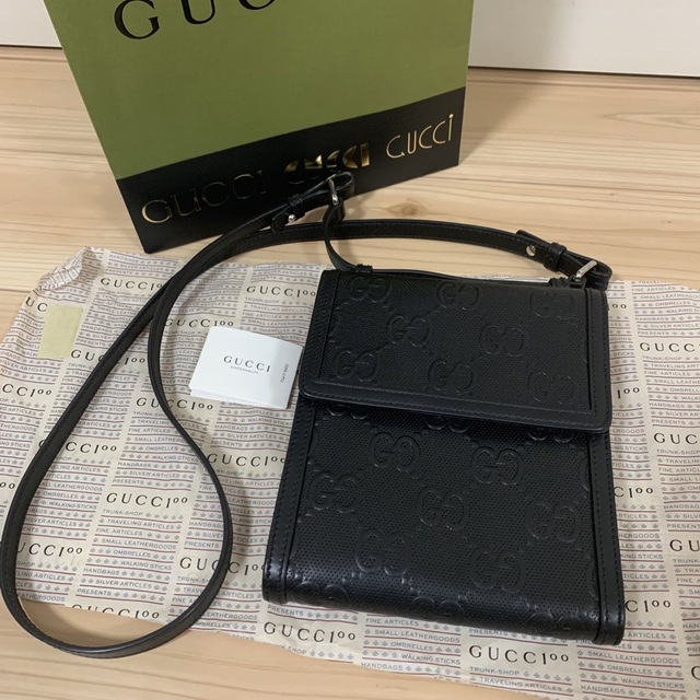 GUCCI GGエンボス メッセンジャーバッグ 斜め掛けショルダーバッグ 祝