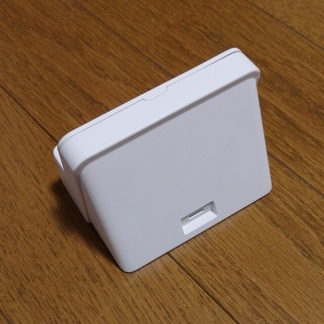 au(エーユー)のスマートフォン卓上ホルダ　au BASIO4用 スマホ/家電/カメラのスマホアクセサリー(その他)の商品写真