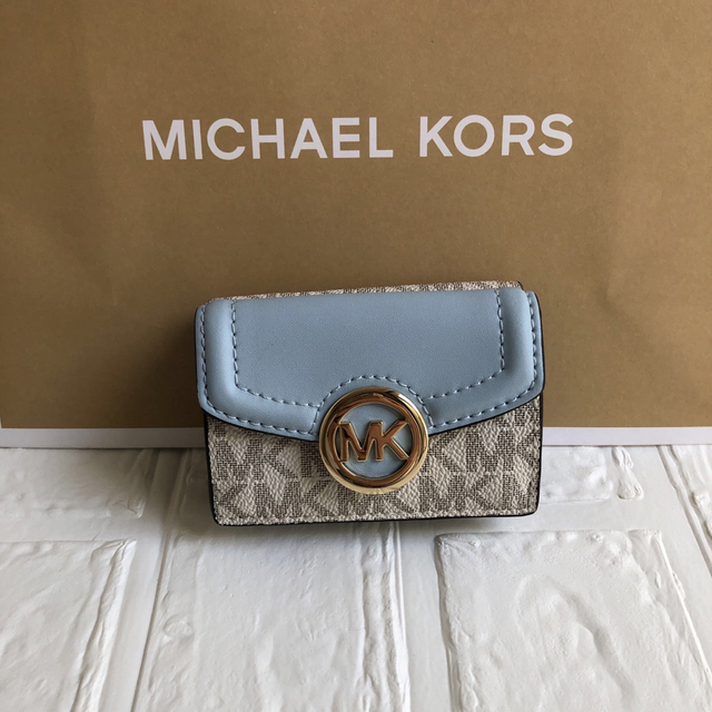 新品 マイケルコース MICHEAL KORS 三つ折り財布 シグネチャーブルー