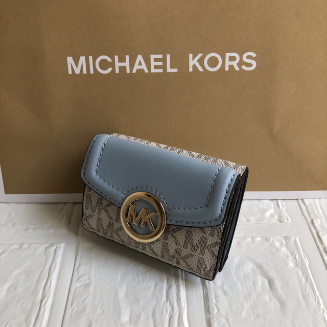 新品☆MICHAEL KORS ブルー シグネチャー レザー 折り財布