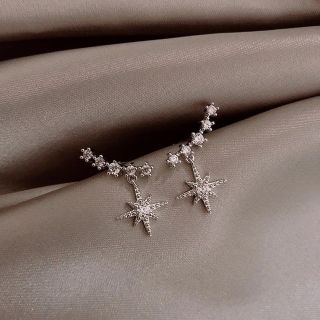 スタージュエリー(STAR JEWELRY)のシャインストーンピアス　シルバー　韓国アクセサリー(ピアス)