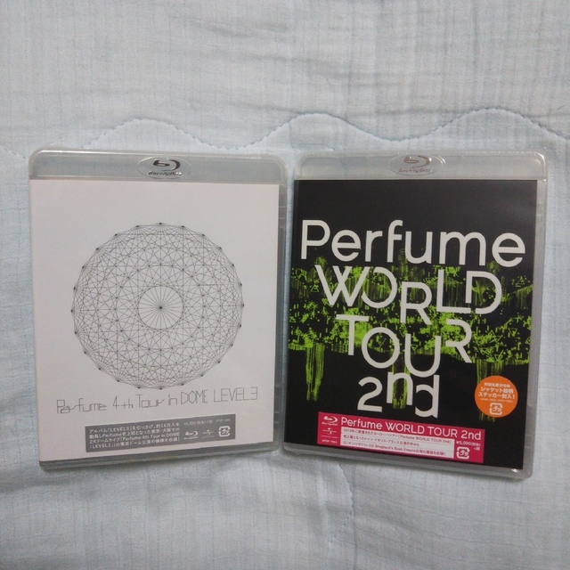 【未開封新品】Perfume ライブBlu-rayソフト 2タイトルセット | フリマアプリ ラクマ