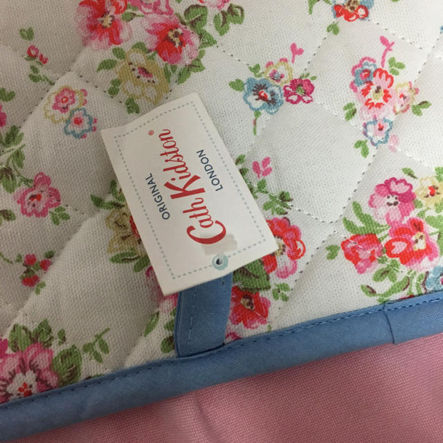 Cath Kidston(キャスキッドソン)の新品！キャスキッドソンの鍋つかみ♡ インテリア/住まい/日用品のキッチン/食器(収納/キッチン雑貨)の商品写真