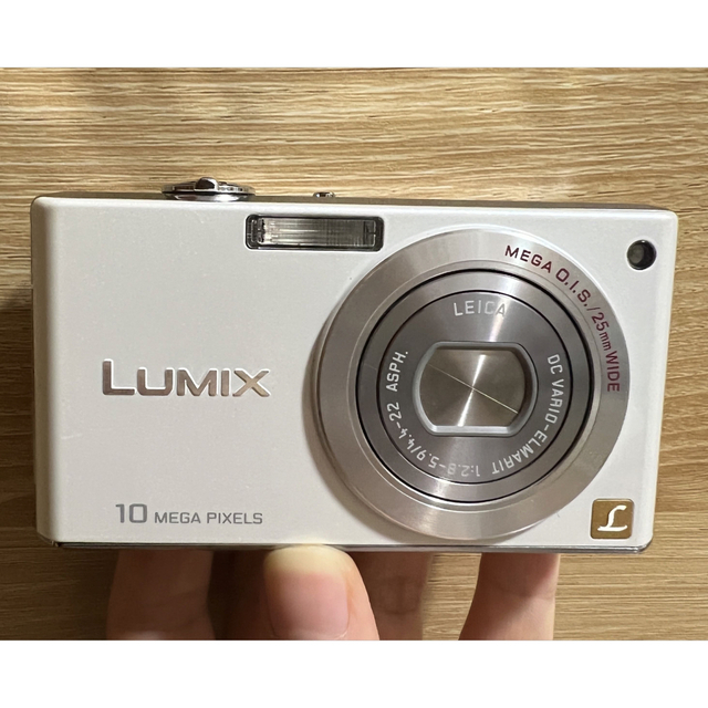 コンパクトデジタルカメラ【美品】Panasonic　LUMIX　DMC-FX37　デジタルカメラ