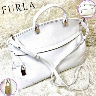 Furla - 美品 フルラ パイパー 2way ショルダーバッグ ハンドバッグ ホワイト L