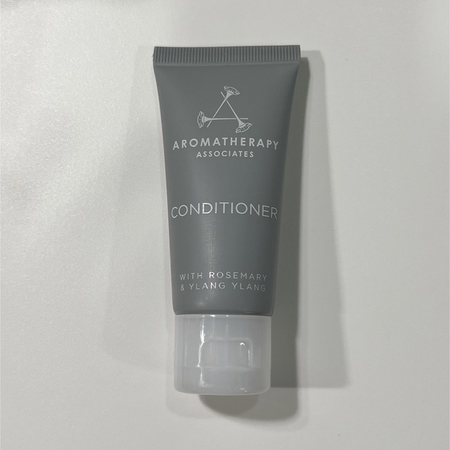 AROMATHERAPY ASSOCIATES(アロマセラピーアソシエイツ)の〘アロマセラピーアソシエイツ〙アメニティセット コスメ/美容のキット/セット(サンプル/トライアルキット)の商品写真