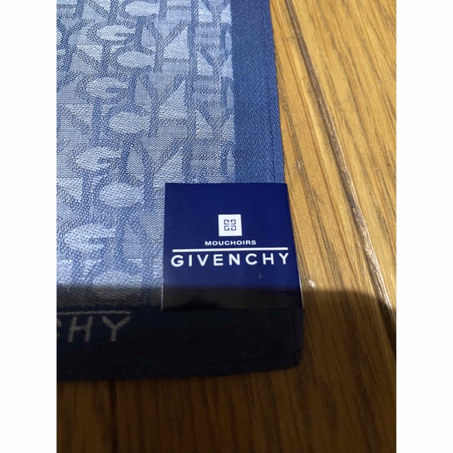 GIVENCHY(ジバンシィ)のGIVENCHY ジバンシー 大判ハンカチ メンズのファッション小物(ハンカチ/ポケットチーフ)の商品写真