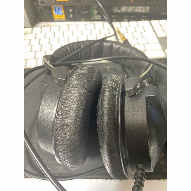 SENNHEISER(ゼンハイザー)のbeyerdynamic DT770 32Ω スマホ/家電/カメラのオーディオ機器(ヘッドフォン/イヤフォン)の商品写真