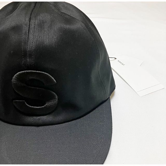 sacai(サカイ)の新品 22SS SACAI Sワッペン CAP 帽子 黒 4440 メンズの帽子(キャップ)の商品写真