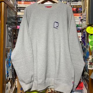 nevver × BROCHURE CREW NECK SWEATER