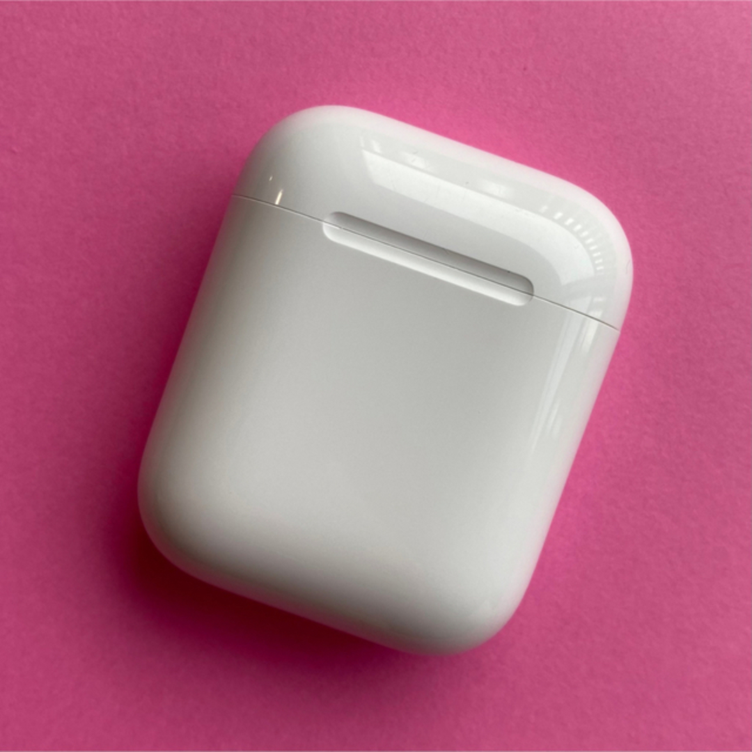 Apple(アップル)の⭐︎ Apple正規品　AirPods ⭐︎  充電ケース 　第一世代　充電器 スマホ/家電/カメラのオーディオ機器(ヘッドフォン/イヤフォン)の商品写真