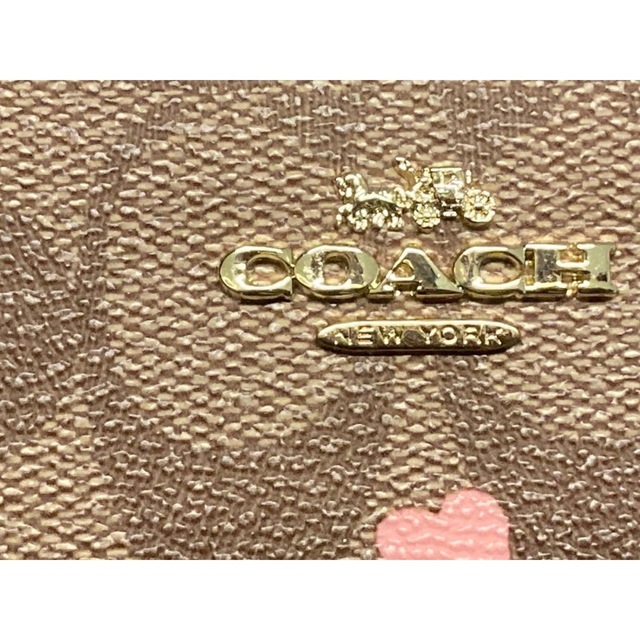 COACH(コーチ)の⚠️ラスト1点⚠️新品‼️COACH‼️ シグネチャー ハートフローラルプリント レディースのファッション小物(財布)の商品写真