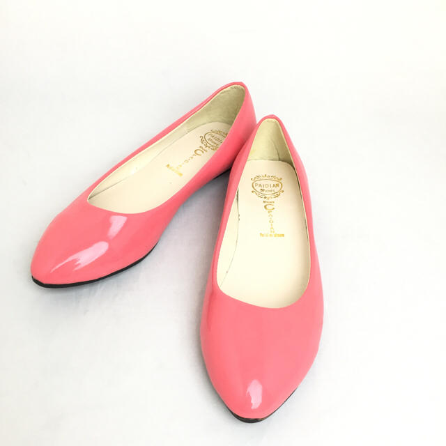 ポインテッドトゥ　エナメルフラットカラーパンプス ピンク 35 レディースの靴/シューズ(ハイヒール/パンプス)の商品写真