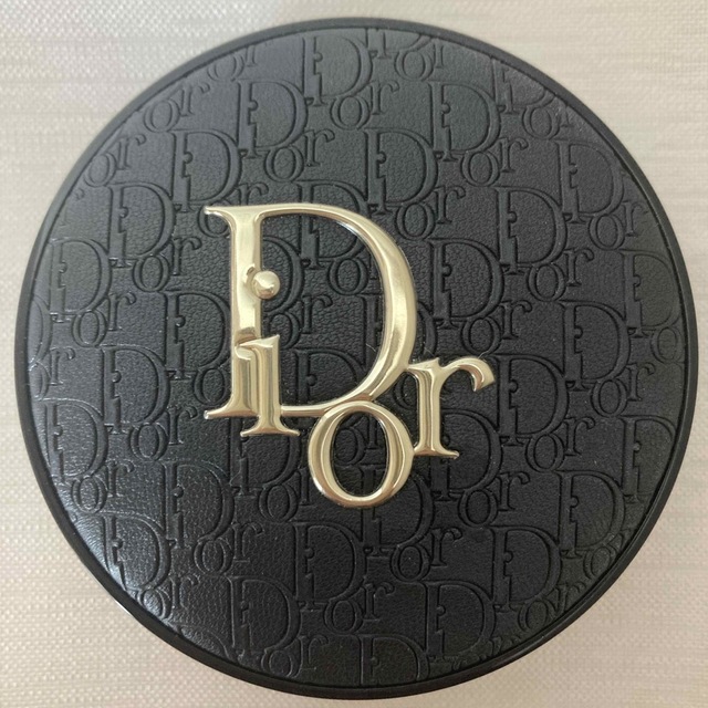 Dior(ディオール)のDior ディオール クッションファンデーション ケース・2021年 限定 コスメ/美容のメイク道具/ケアグッズ(ボトル・ケース・携帯小物)の商品写真