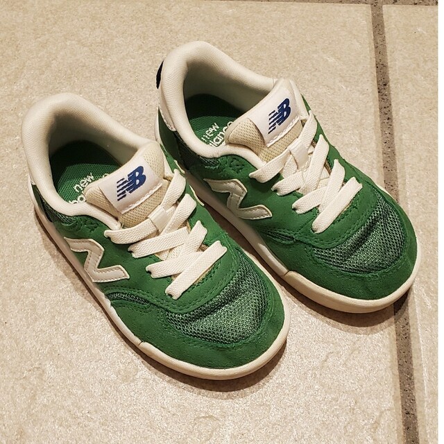 New Balance(ニューバランス)のニューバランス　キッズ　スニーカー キッズ/ベビー/マタニティのキッズ靴/シューズ(15cm~)(スニーカー)の商品写真