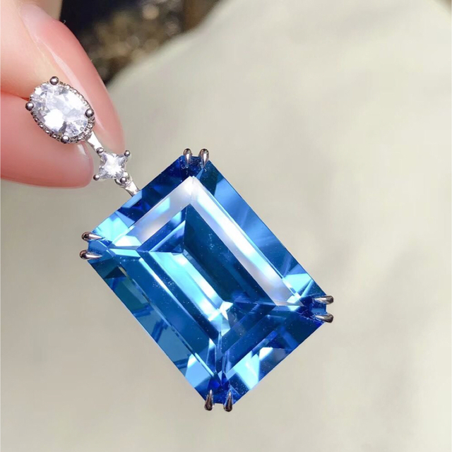 天然トパーズ   ペンダントトップ 29.91ct k18 ¥