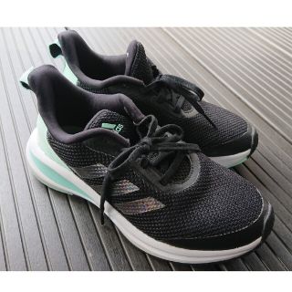 アディダス(adidas)のadidas シューズ 22cm(スニーカー)