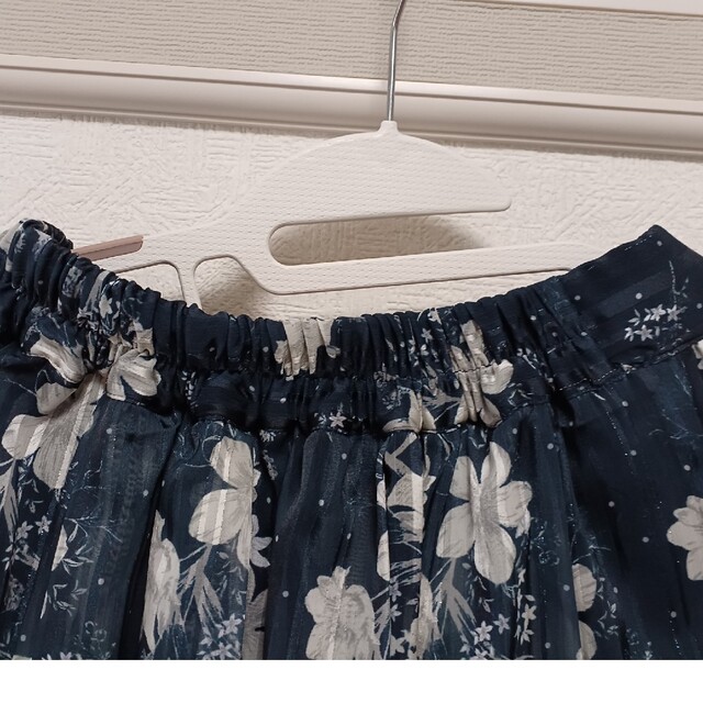 ロングスカート　紺色 レディースのスカート(ロングスカート)の商品写真