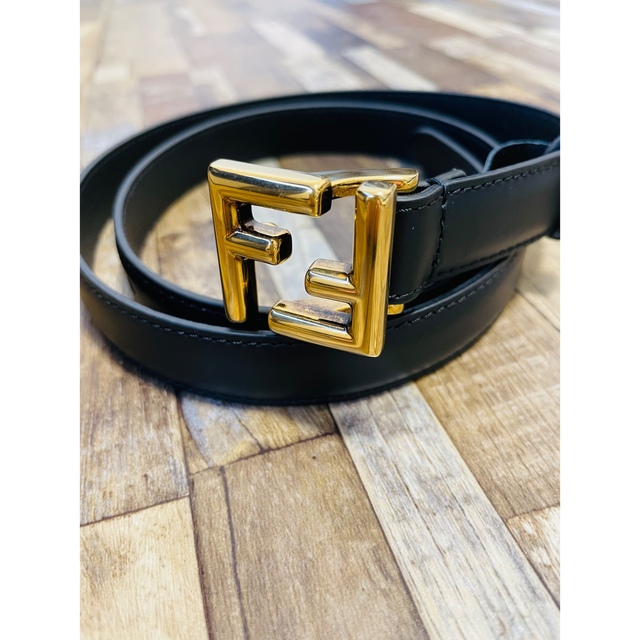FENDI(フェンディ)FFモチーフ ブラック ゴールドバックル ベルト 85