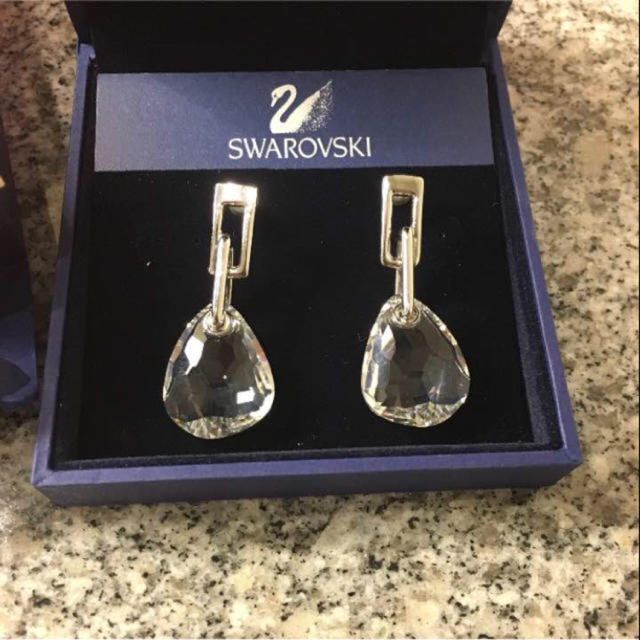 SWAROVSKI(スワロフスキー)のSwarovski スワロフスキー ピアス レディースのアクセサリー(ピアス)の商品写真