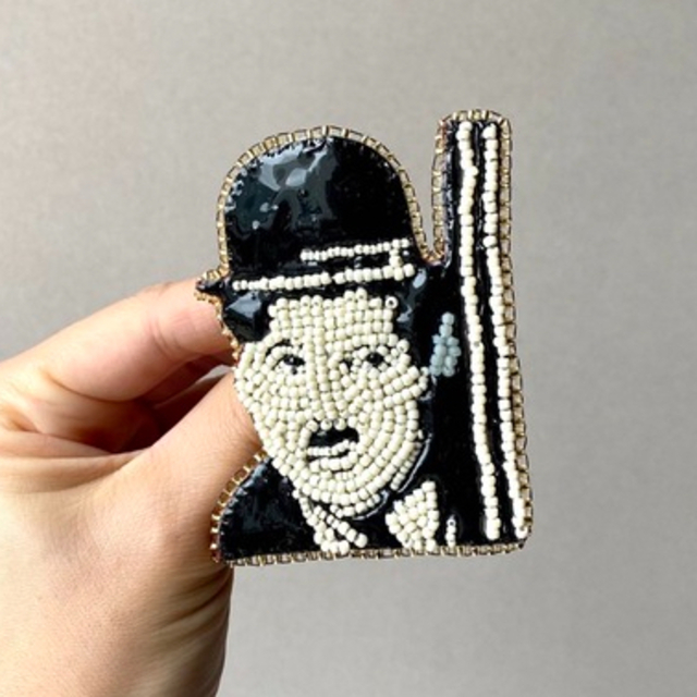 チャールズチャップリンのブローチ　ビーズ刺繍　映画