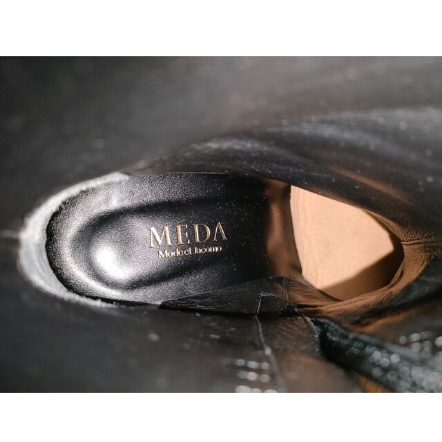 MEDA(メダ)の美品 メダ MEDA レザー ハイヒール ショートブーツ ブラック 24.5 レディースの靴/シューズ(ブーティ)の商品写真