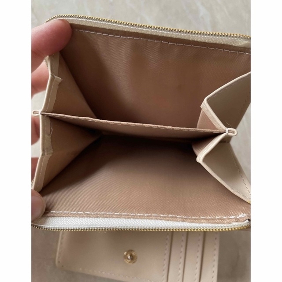 スヌーピー　二つ折り財布 レディースのファッション小物(財布)の商品写真