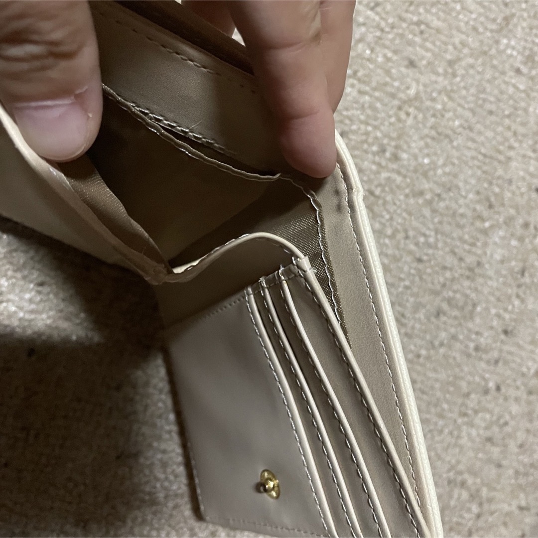スヌーピー　二つ折り財布 レディースのファッション小物(財布)の商品写真