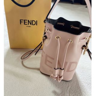 フェンディ(FENDI)のFENDI  モントレゾール ショルダーバッグ 希少ピンク(ショルダーバッグ)