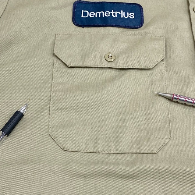 Dickies(ディッキーズ)の【中古】ディッキーズ Dickies ワークシャツ 半袖 Demetrius ワッペン サイズ：XL ベージュ 古着 中古 mellow ゆうパケット対応 メンズのトップス(シャツ)の商品写真