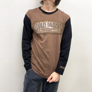 ハーレー(Hurley)の【中古】 ハーレー ダビッドソン HARLEY-DAVIDSON ロングスリーブ Tシャツ ロゴ プリント 長袖 ロンT サイズ：S ブラウン×ブラック MADE IN U.S.A 古着 中古 mellow ゆうパケット対応(Tシャツ/カットソー(半袖/袖なし))