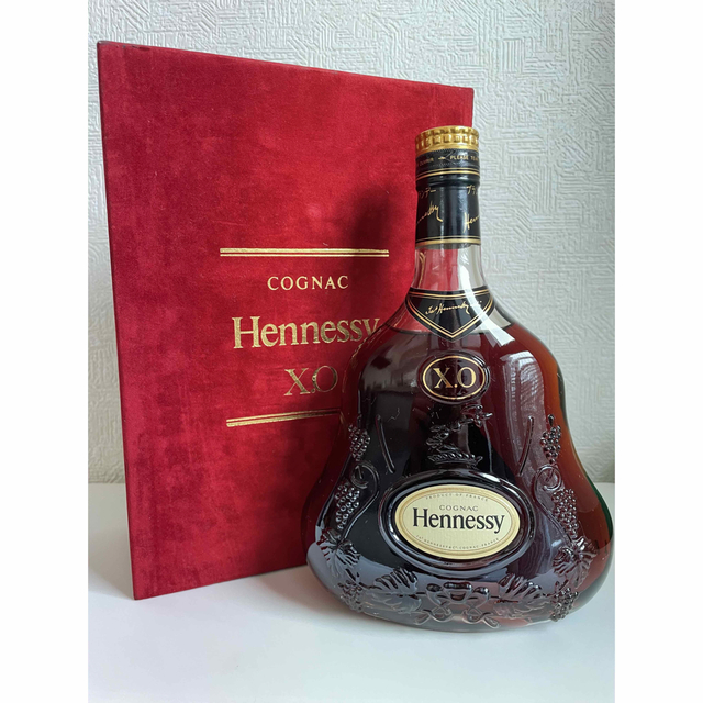 ヘネシーXO  金キャップ　クリアボトル　700ml  箱付き 食品/飲料/酒の酒(ブランデー)の商品写真
