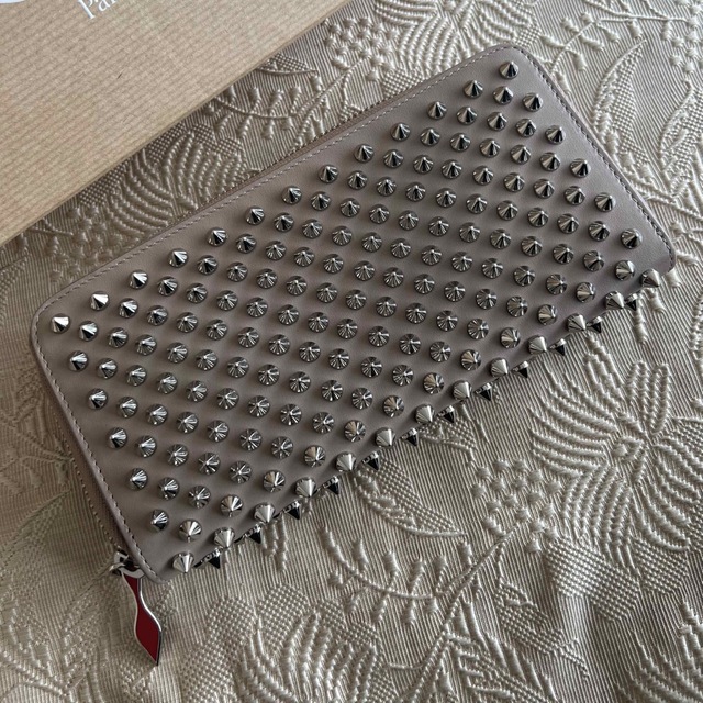 クリスチャンルブタン スタッズ長財布-