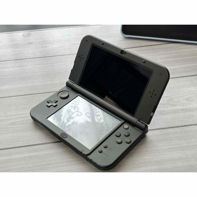 Newニンテンドー3DS LL メタリックブラック 美品 本体 充実の品