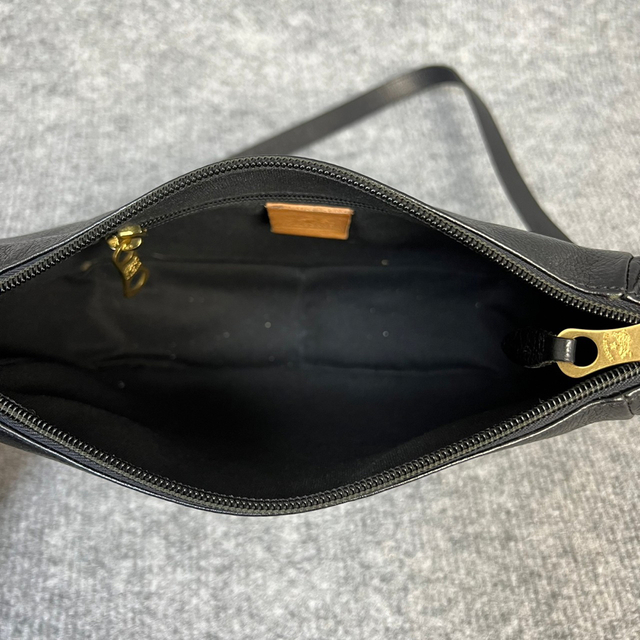 23S117 IL BISONTE イルビゾンテ ショルダーバッグ 本革-