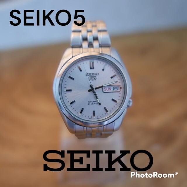 自動巻き式稼働しておりますSEIKO5 オートマチック21JEWELS 腕時計