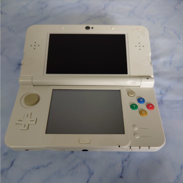 Newニンテンドー3DS ホワイト液晶美品