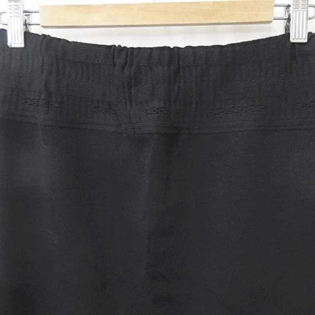ISSEY MIYAKE(イッセイミヤケ)のイッセイミヤケ ISSEY MIYAKE FETE スカート ニット 黒 2 レディースのスカート(ロングスカート)の商品写真