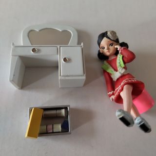リカちゃん? ミニフィギュアの通販 by チョビ's shop|ラクマ ミニチュア★ミニミニドールハウス★フィギュアに★1/64より小★リカちゃんに