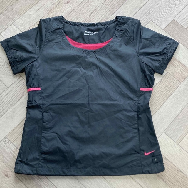 NIKE(ナイキ)のNIKE  スポーツ　Tシャツ レディースのトップス(カットソー(半袖/袖なし))の商品写真