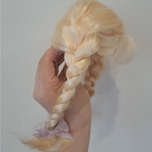 ラディエンスリニューの頭皮つきモヘアウィッグ ハンドメイドのぬいぐるみ/人形(その他)の商品写真