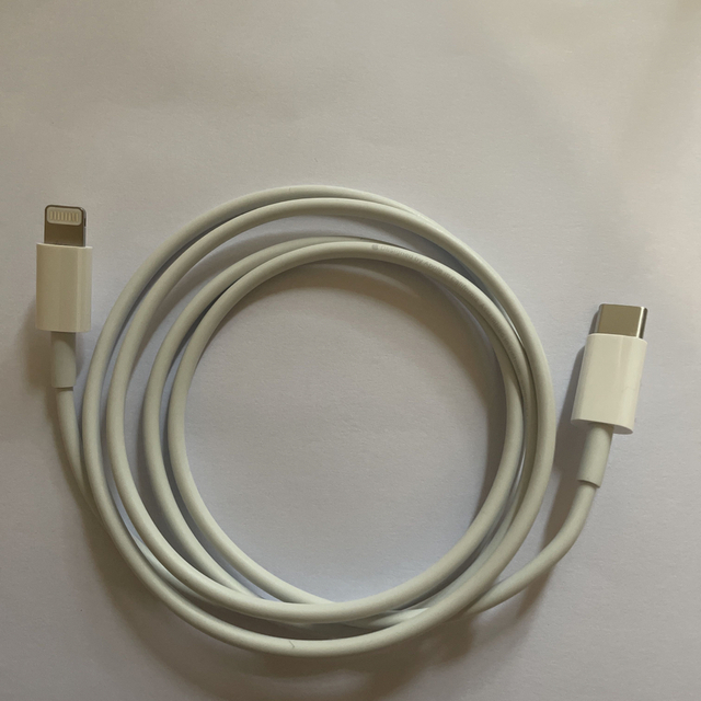 Apple(アップル)のApple 純正 USB-C - Lightning ケーブル 1m  スマホ/家電/カメラのスマホアクセサリー(その他)の商品写真
