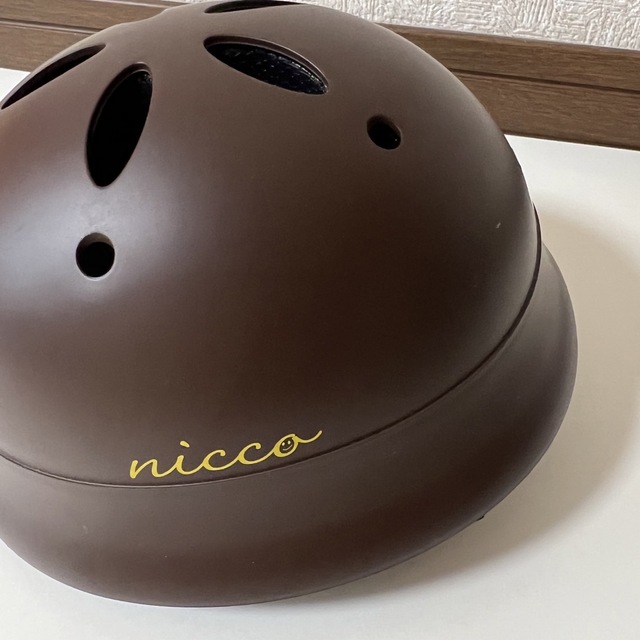 こども ビームス(コドモビームス)のnico ベビーヘルメット　47〜52cm マットブラウン キッズ/ベビー/マタニティの外出/移動用品(その他)の商品写真