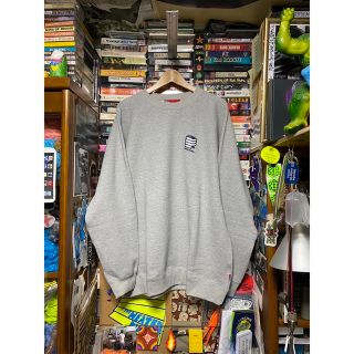 ワンエルディーケーセレクト(1LDK SELECT)のnevver × BROCHURE CREW NECK SWEATER(スウェット)